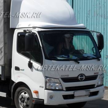 Обтекатель (спойлер) на Хино 300 евро 4 (Hino 300)