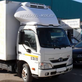 Обтекатель (спойлер) на Хино 300 Hino 300 узкая кабина